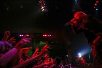 VAMPS「VAMPS LIVE 2017 UNDERWORLD」6月21日の東京・Zepp Tokyo公演の様子。（撮影：田中和子）