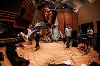 「どついたるねんスタジオライブ『おならぷーぷーセッション』」の様子。（Photo by HAJIME KAMIIISAKA）