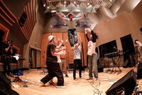 「どついたるねんスタジオライブ『おならぷーぷーセッション』」の様子。（Photo by HAJIME KAMIIISAKA）