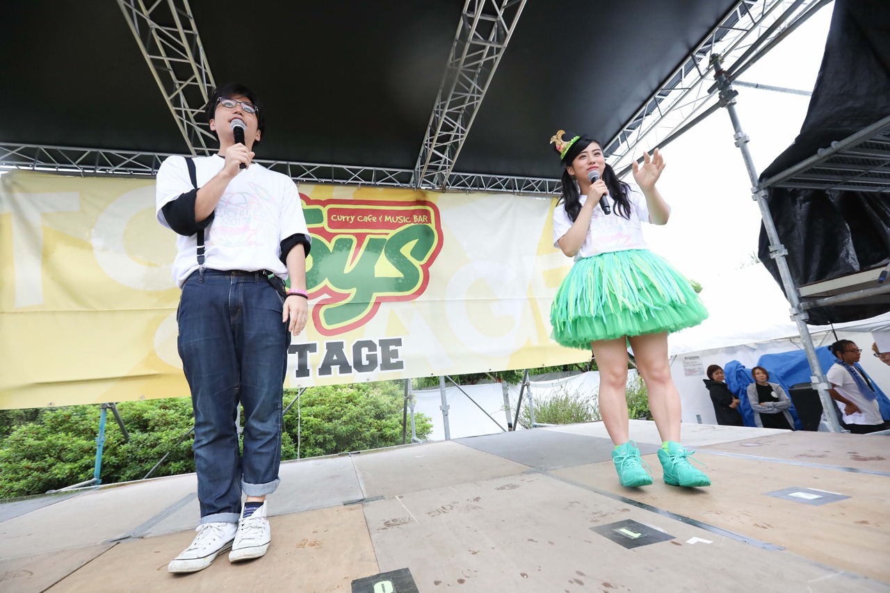 永岡歩アナウンサーと坂本遥奈（チームしゃちほこ）。（撮影：笹森健一）