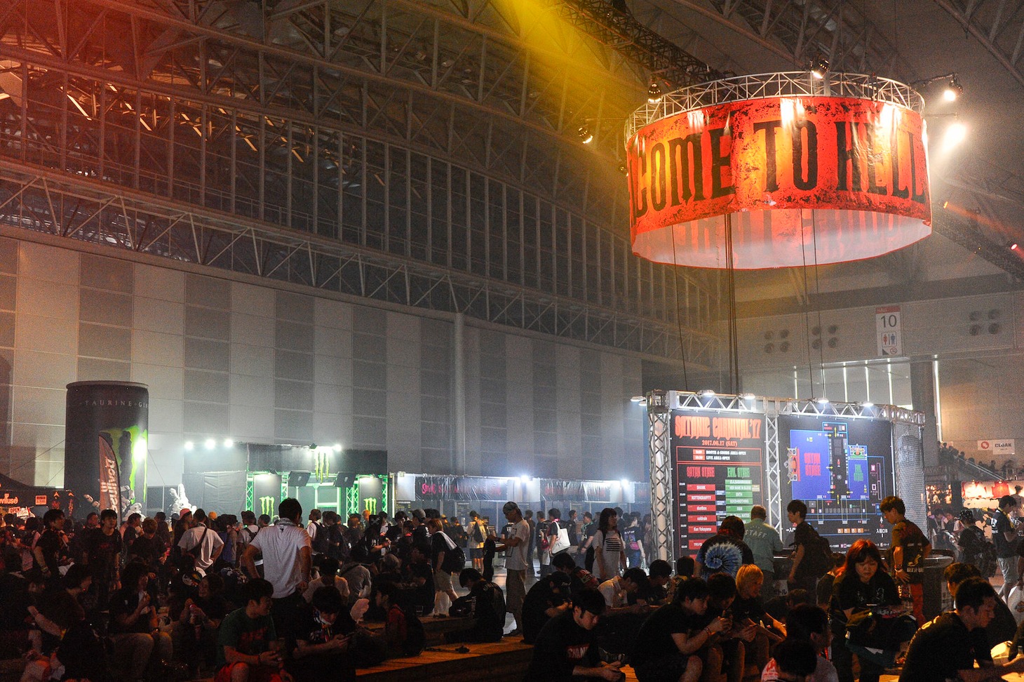 「SATANIC CARNIVAL'17」の様子。（写真提供：PIZZA OF DEATH RECORDS）