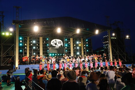 「うたの日コンサート2017 in 嘉手納」の様子。（撮影：大城亘[camenokostudio]）