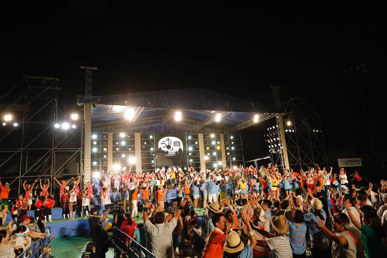 怒涛の32曲メドレー！ BEGIN主催「うたの日コンサート」で800人がパフォーマンス