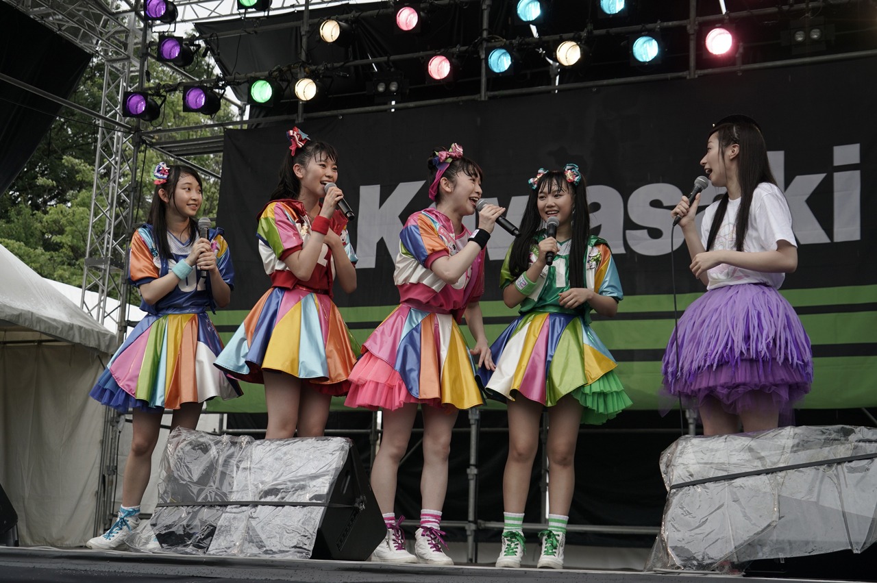 ときめき▽宣伝部と大黒柚姫（チームしゃちほこ）。（Photo by HIROKAZU）