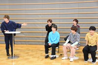 「水曜日の新しい説を予習！」の様子。