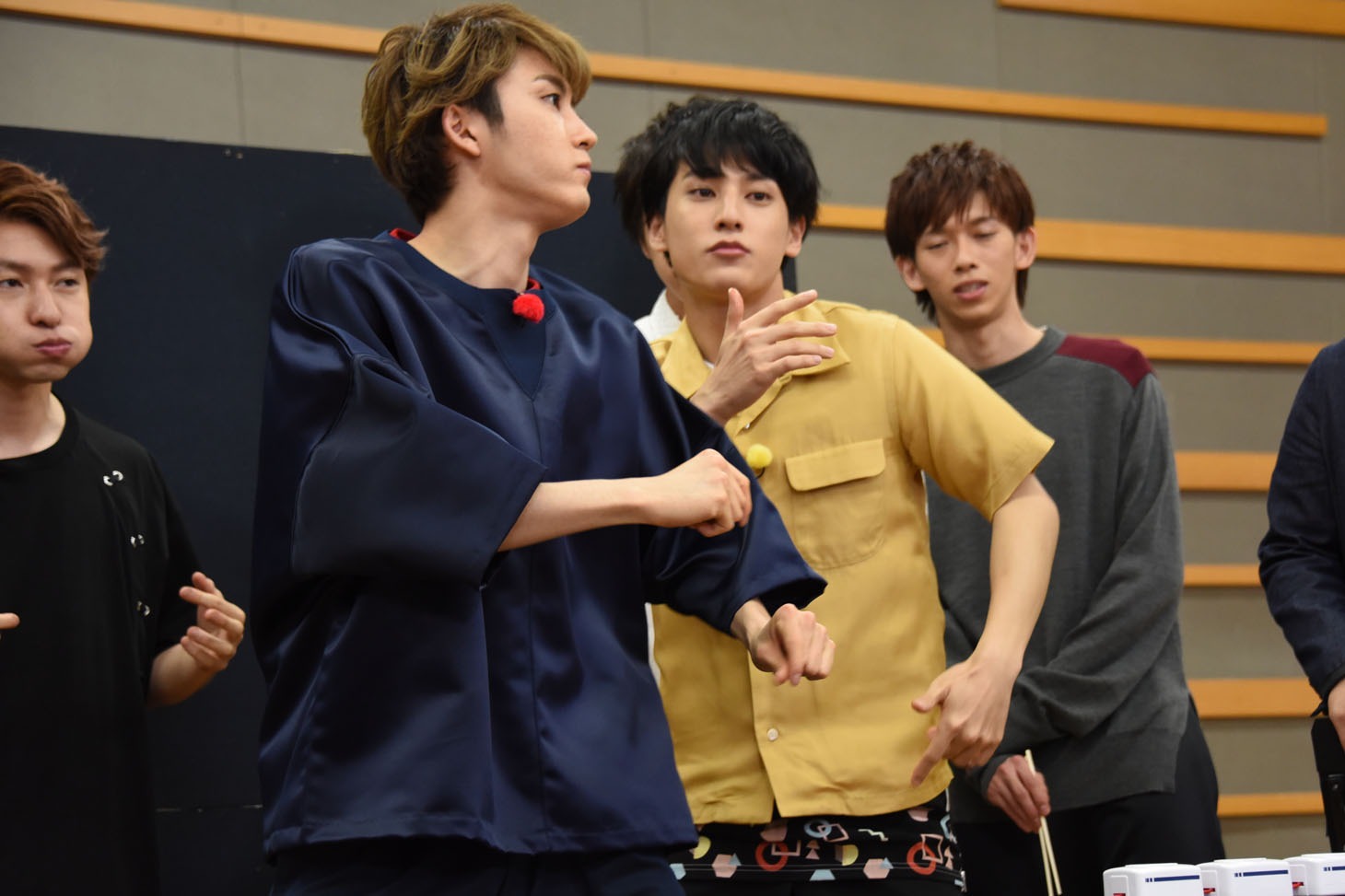 踊るユーキとユースケ。