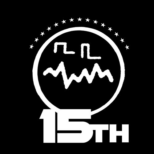 結成15周年アベンズ、初ライブの地でLITE競演＆シンセ波形のスマイル帽子発売