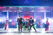GRANRODEO「move on! イバラミチ」ミュージックビデオ撮影時の様子。(撮影:江藤はんな)