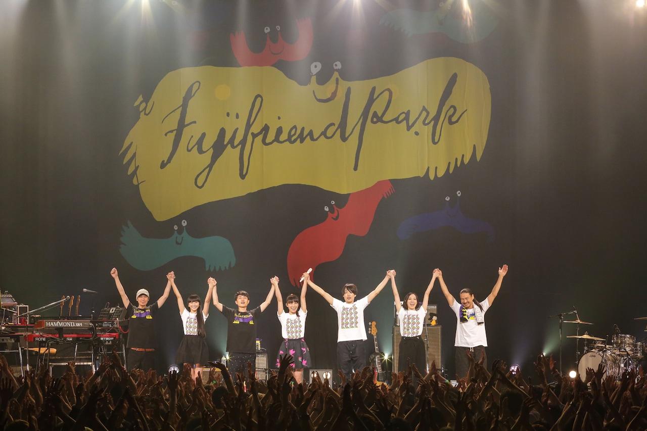 フジファブリック×Perfumeの相思相愛ツーマン盛況、山内が「夢は大阪城ホール」と語る