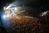 フジファブリックのライブ中の会場。（撮影：中尾友香）