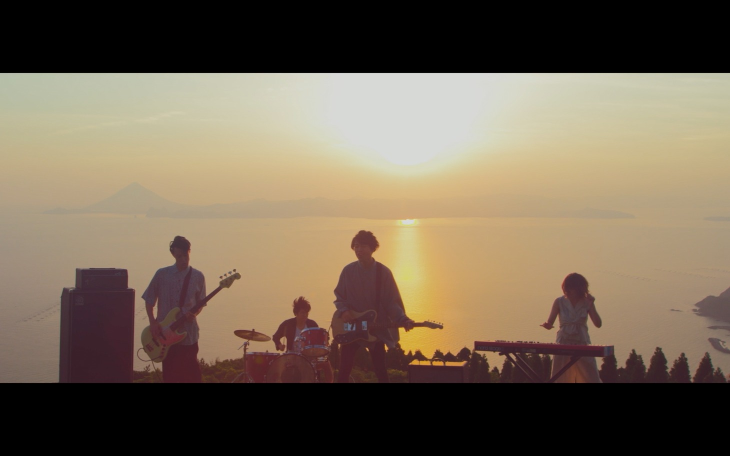 テスラは泣かない。「Like a swallow」MV
