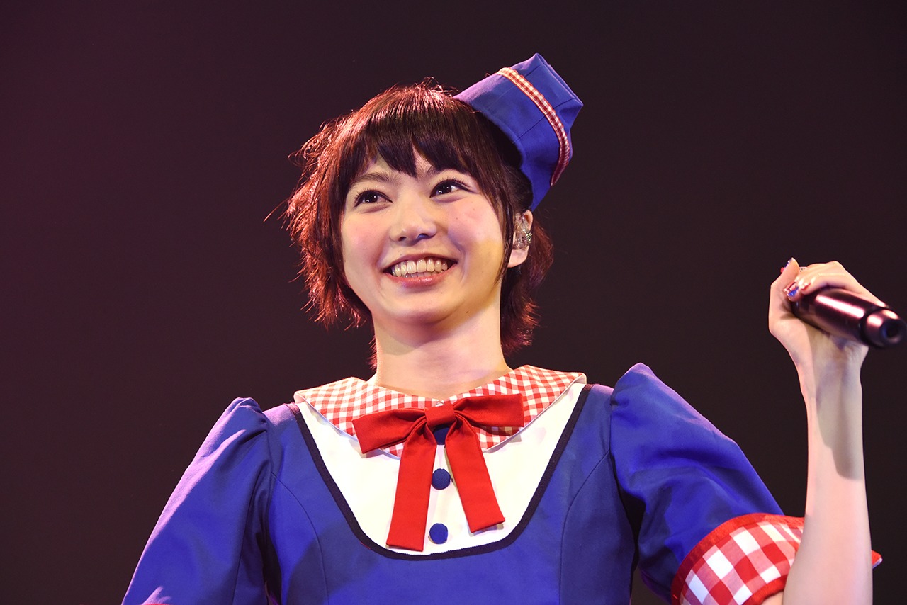 安本彩花