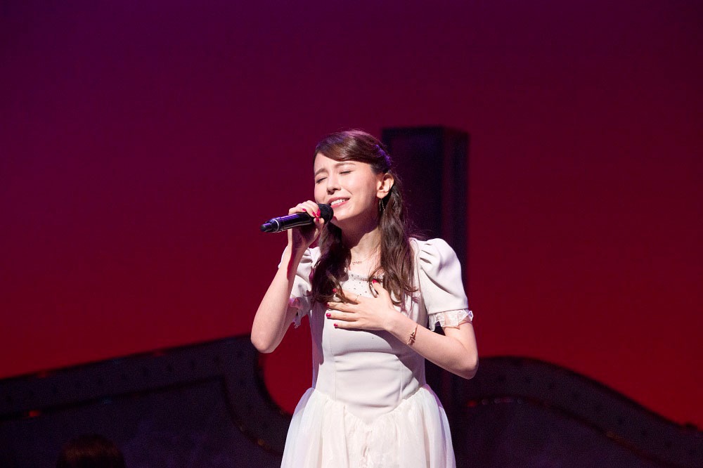 May J.（写真提供：avex）