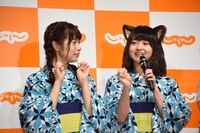 左から斉藤優里、伊藤万理華。