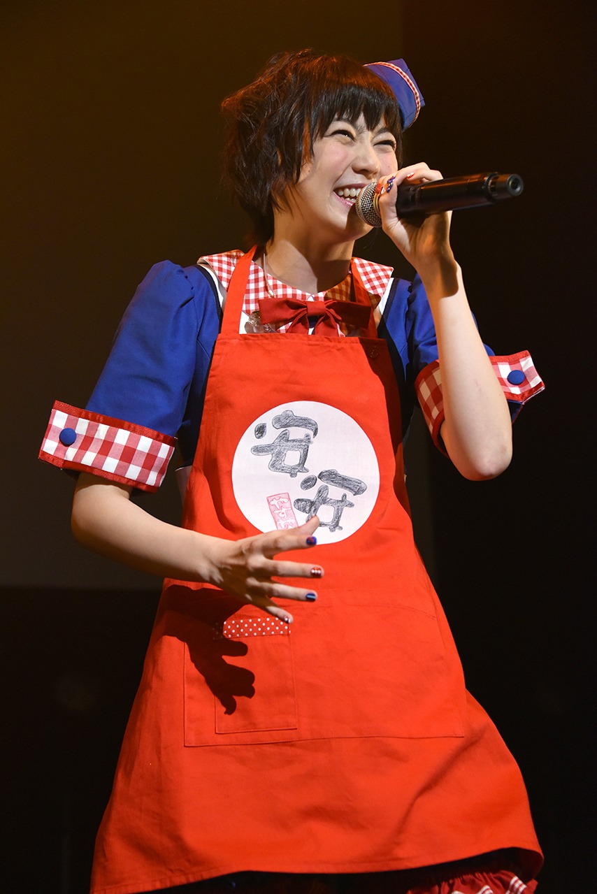 安本彩花