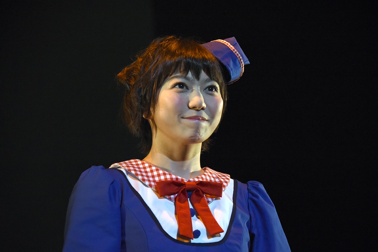 安本彩花
