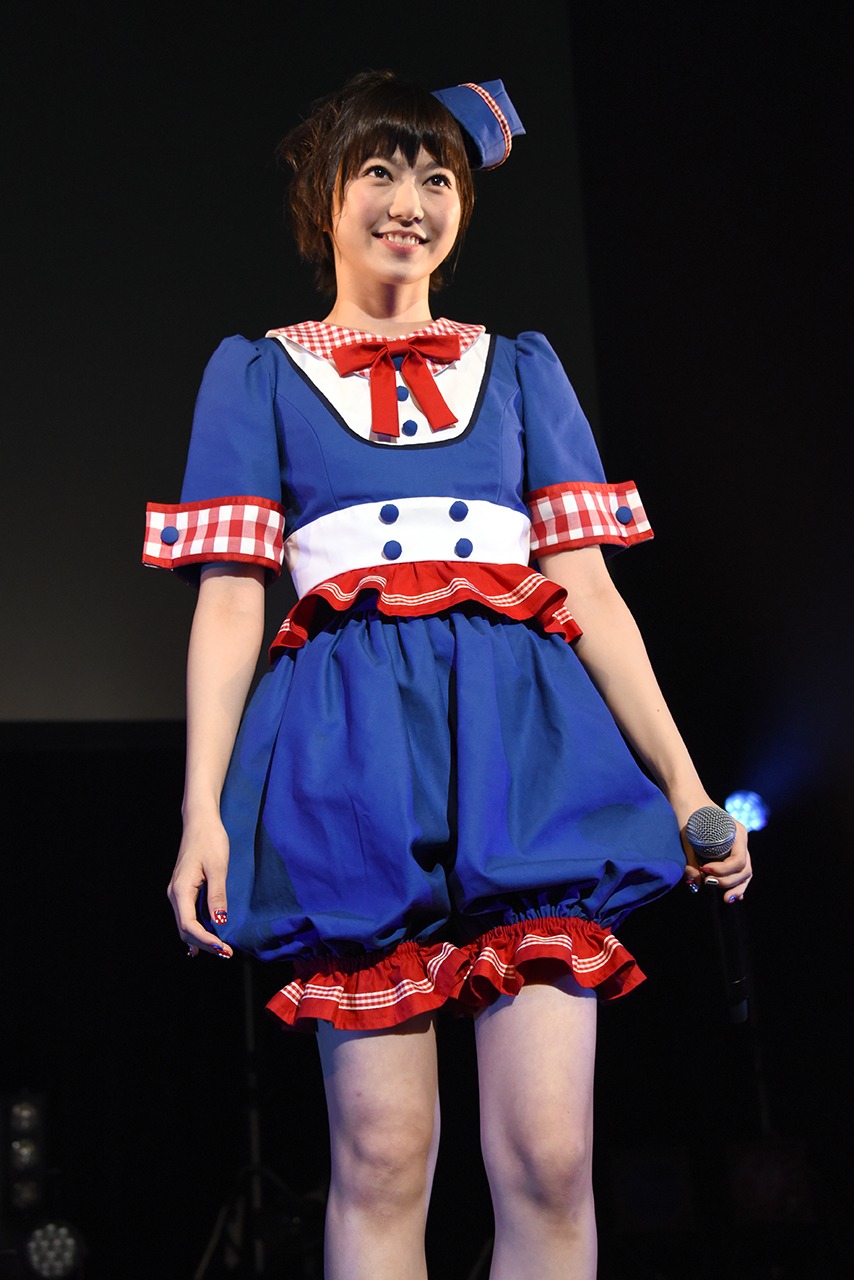 安本彩花