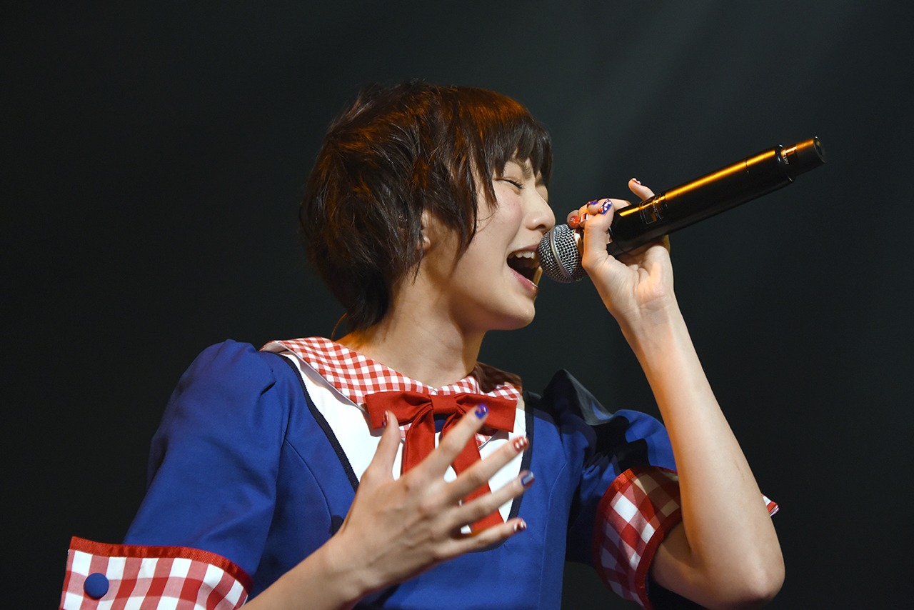安本彩花