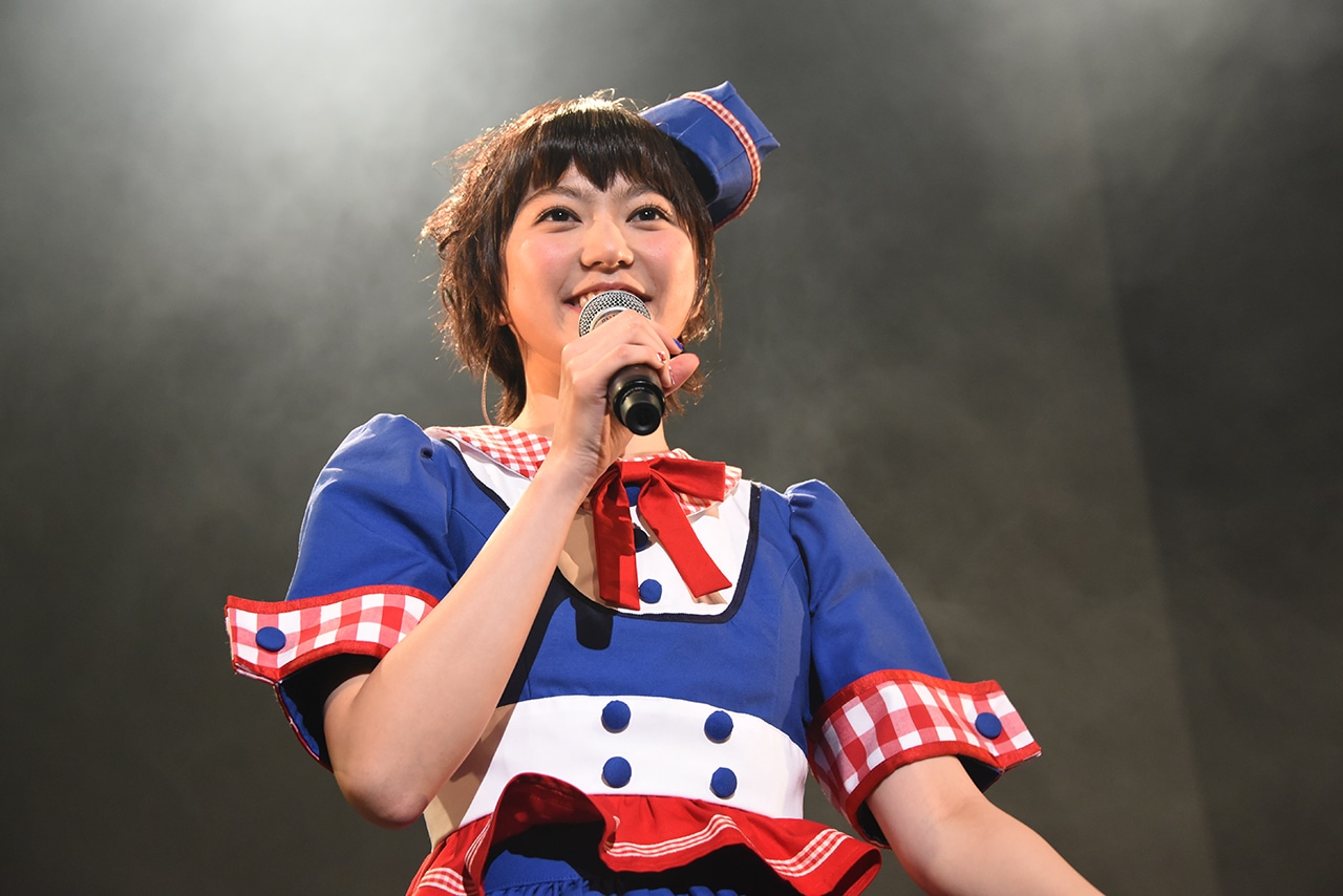 安本彩花