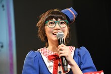 安本彩花生誕ソロライブ「歌って！踊って！歌謡ショー!!安安（やすやす）」の様子。