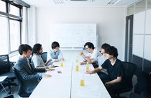 andropとCreepy Nuts（R-指定&DJ 松永）。