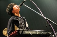 高橋海（Vo, Key / LUCKY TAPES）（Photo by TEPPEI）