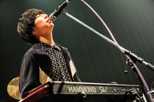 高橋海（Vo, Key / LUCKY TAPES）（Photo by TEPPEI）