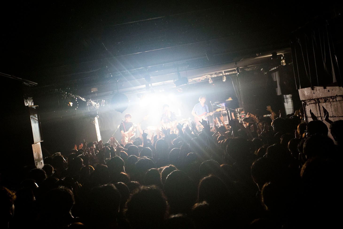 go!go!vanillasのライブの様子。（撮影：オイケカオリ）