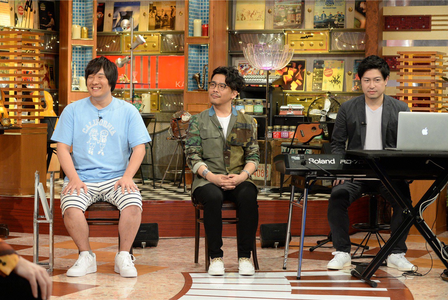 左から岡崎体育、、zopp、Carlos K.。 (c)テレビ朝日