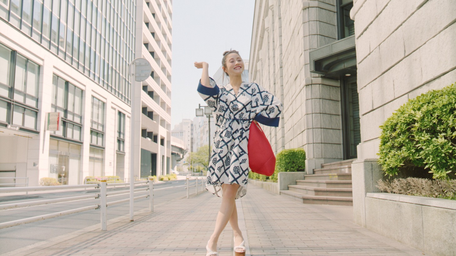 東京メトロ「Find my Tokyo.」新CM「茅場町_気風がよくなる篇」のワンシーン。