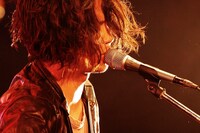 ヤマグチユウモリ（Vo,G / SIX LOUNGE）（Photo by Daisuke Hirano）