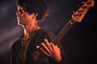 須田悠希（B）（Photo by tomoyo）