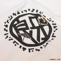 「らんま1/2 GIVE ME HOT WATER TEE」の胸元にプリントされている響良牙のロゴ。(c)高橋留美子 / 小学館