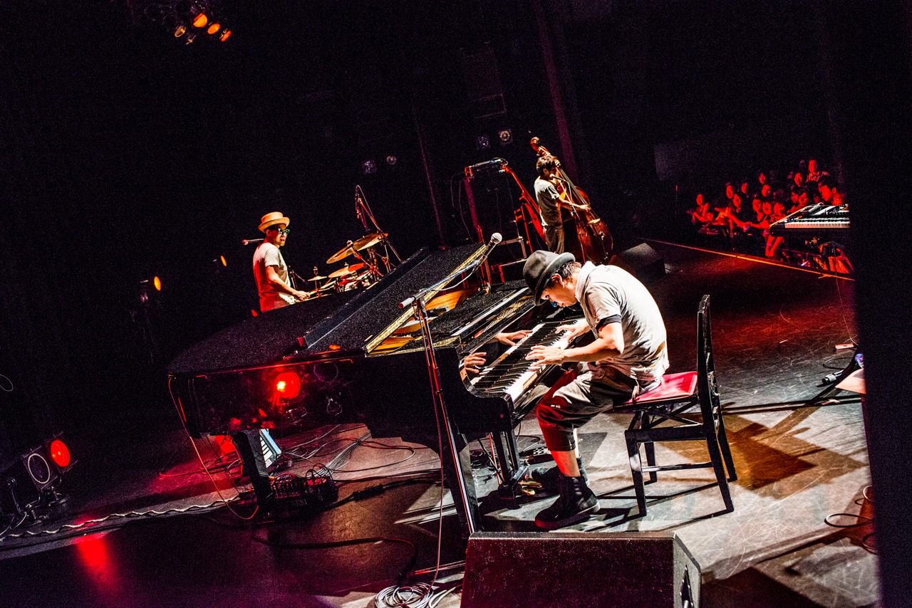 H ZETTRIO「PIANO CRAZE CRAZY TOUR」神奈川・CLUB CITTA'公演の様子。（Photo by Hiroki Nishioka）