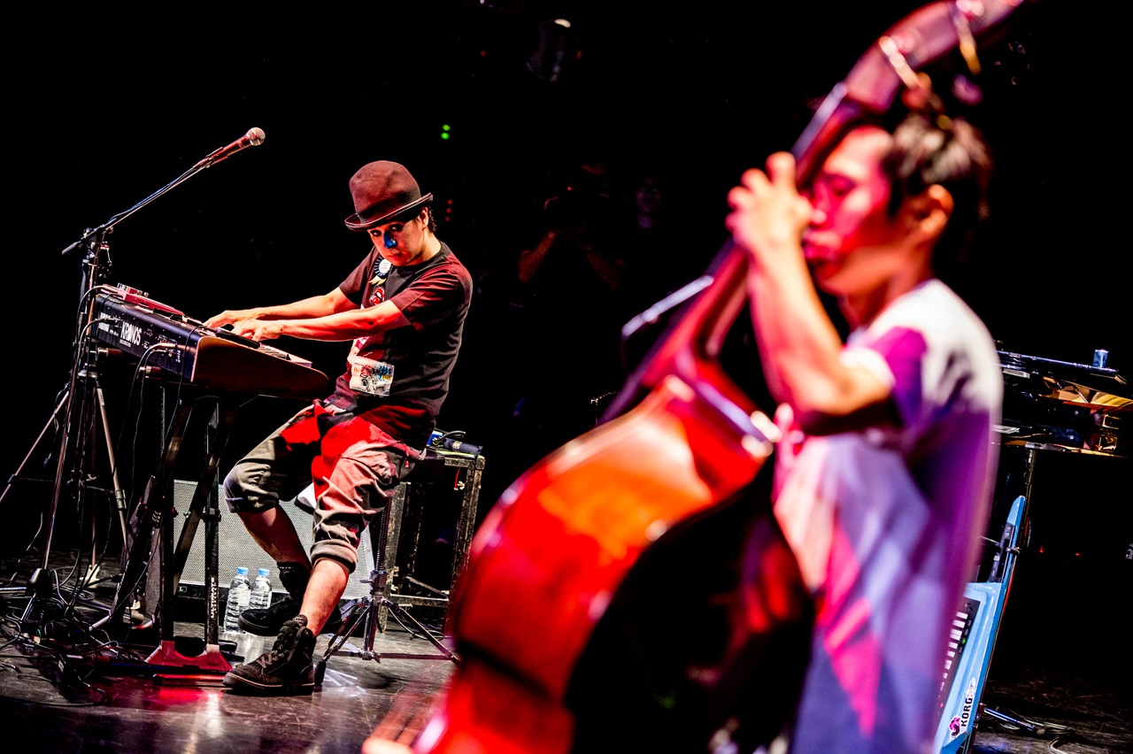 左からH ZETT M（Key）、H ZETT NIRE（B）。（Photo by Hiroki Nishioka）