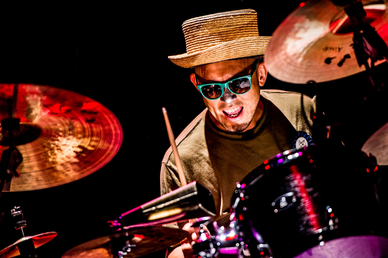H ZETT KOU（Dr）（Photo by Hiroki Nishioka）
