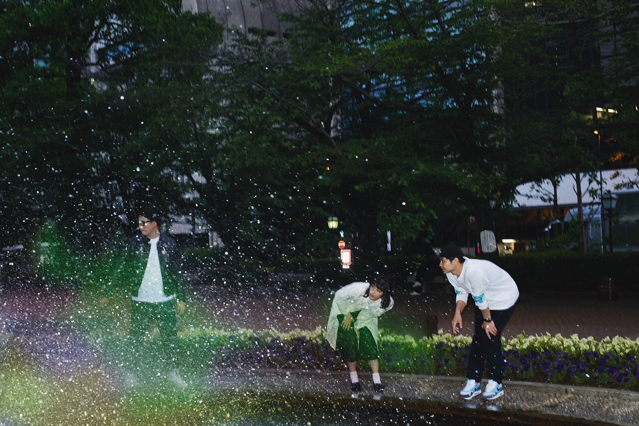 集団行動が“今、対バンしてみたい相手”Awesome City Clubを誘い渋谷で会談