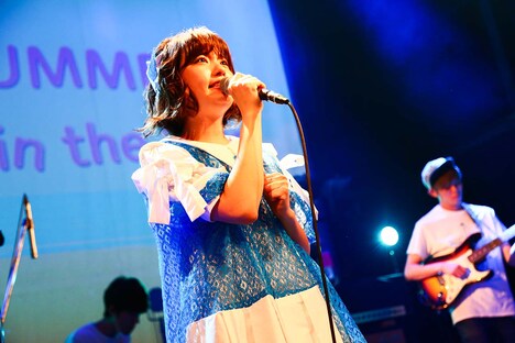 SHE IS SUMMER「Swimming in the Live」東京・WWW公演の様子。（撮影：落合由夏）