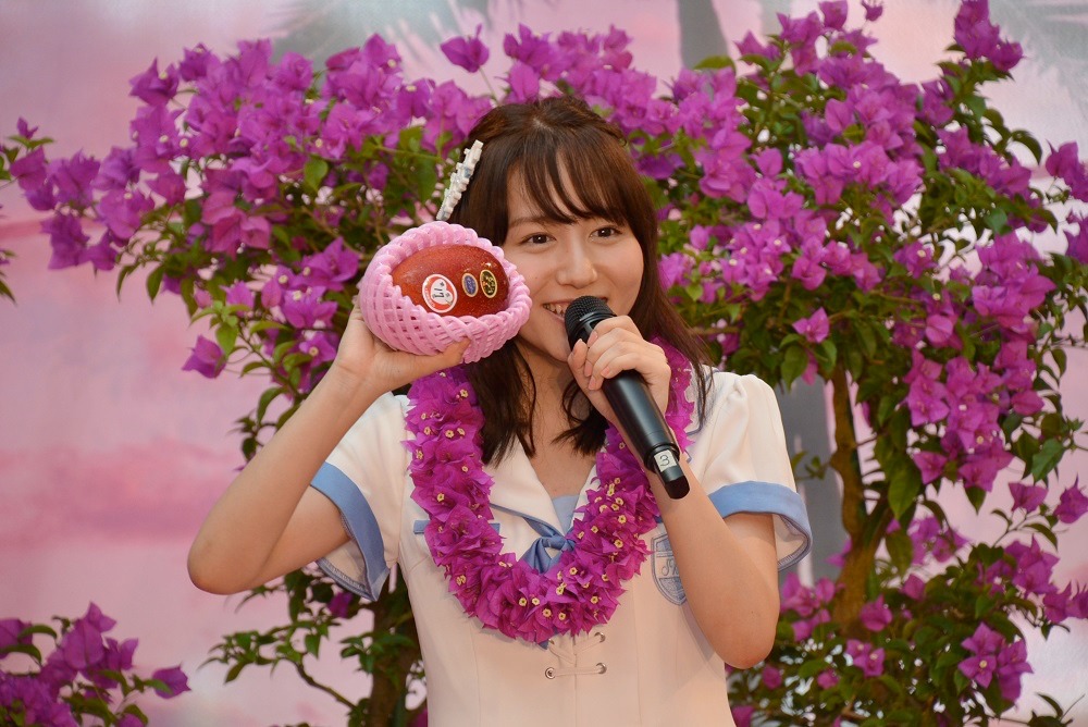 宮崎で行われた「意外にマンゴーを食べてない人！ 空港でマンゴーを語ってミナい？」の様子。  （写真提供：エイベックス）