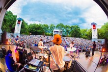 「【Czecho No Republic presents ドリームシャワー2017】at大阪城音楽堂 夏だ！野音だ！Czecho No Republicだ！～そうだ、みんなで大阪へ行こう。～」の様子。（撮影：日吉"JP"純平）