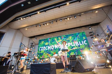 「【Czecho No Republic presents ドリームシャワー2017】at大阪城音楽堂 夏だ！野音だ！Czecho No Republicだ！～そうだ、みんなで大阪へ行こう。～」の様子。（撮影：日吉"JP"純平）