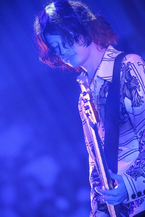 磯部寛之（B, Cho）（撮影：渡邉一生）