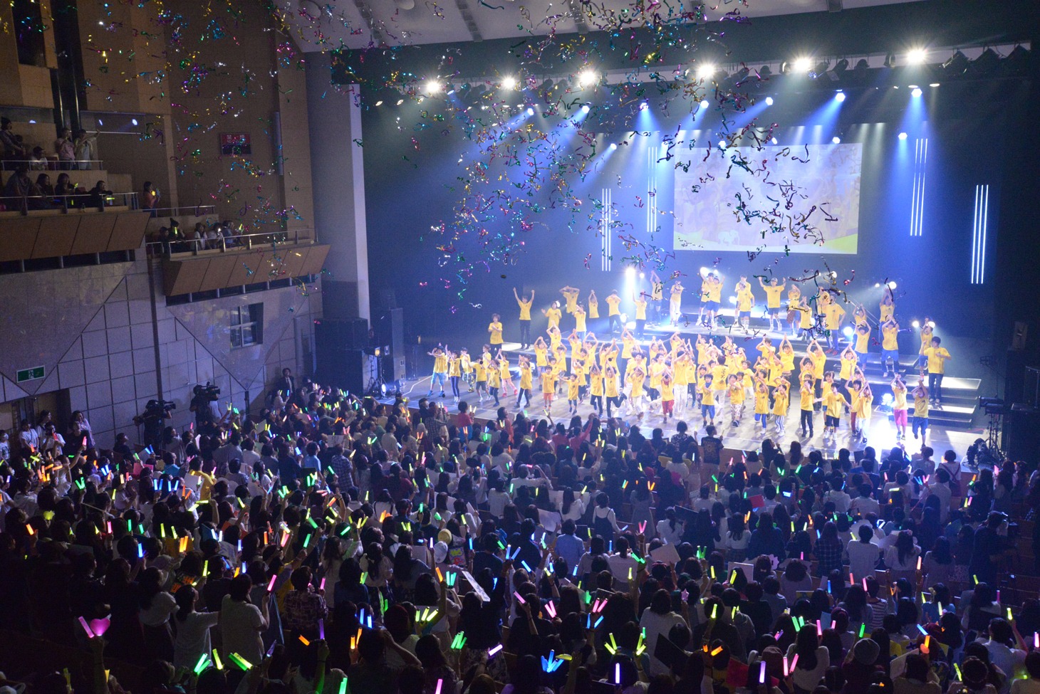 EBiDAN 39&KiDSのライブの様子。