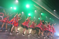誇りの丘を披露するNGT48 Team NIII。(c)AKS
