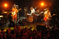 神聖かまってちゃん（撮影：佐藤哲郎）