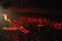 神聖かまってちゃんのライブの様子。（撮影：佐藤哲郎）