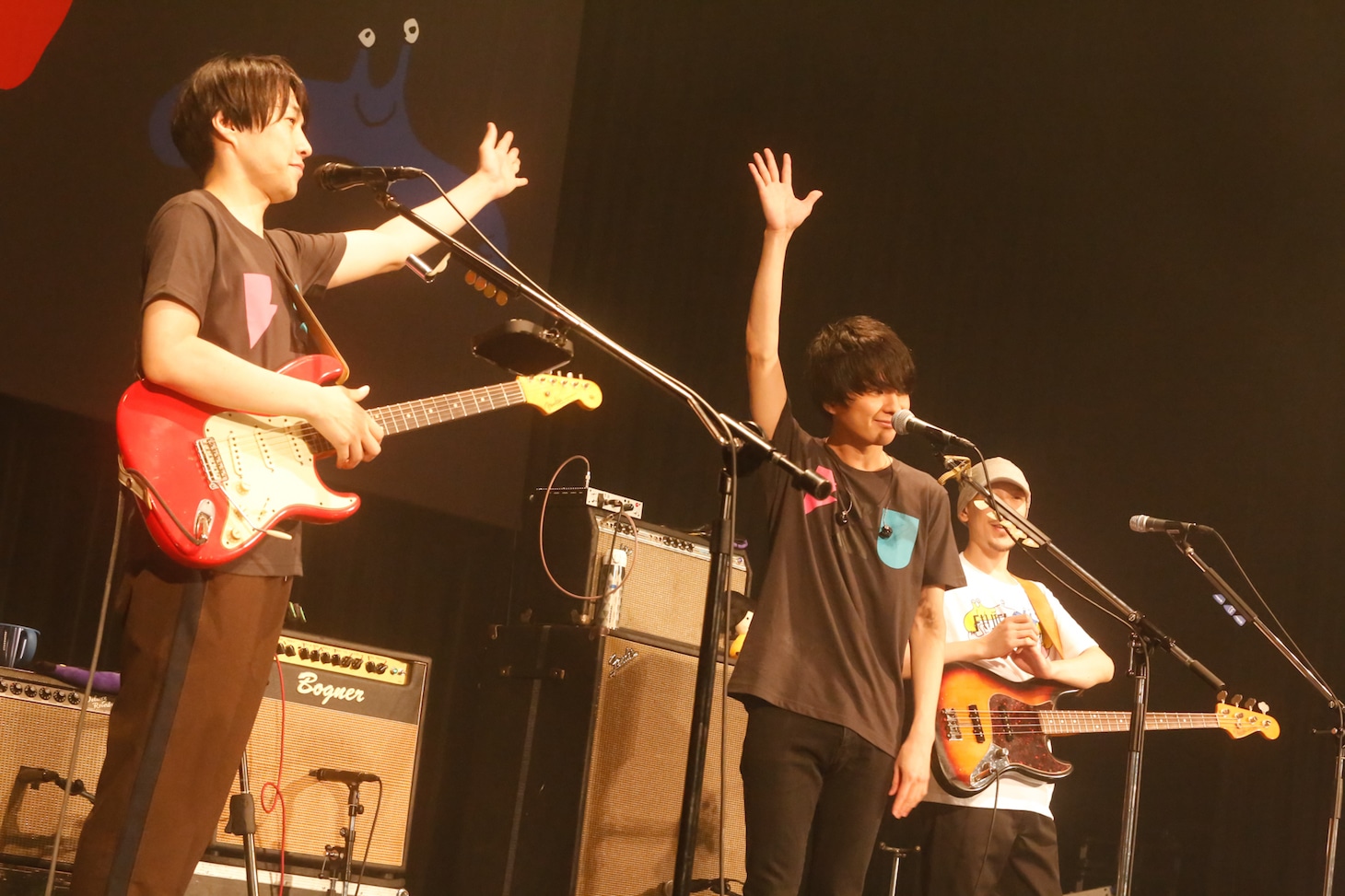 フジファブリックと斎藤宏介（Vo, G / UNISON SQUARE GARDEN）のセッションの様子。（撮影：木村泰之）