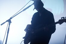 加藤慎一（B / フジファブリック）（撮影：木村泰之）