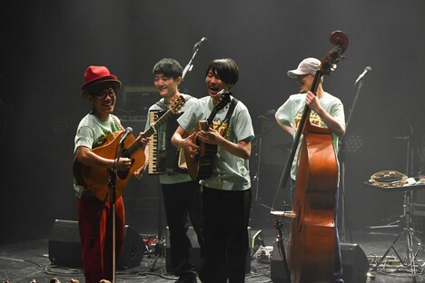 ハナレグミ with フジファブリック（撮影：河本悠貴）