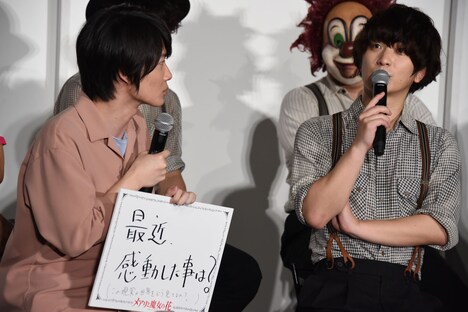 神木隆之介(左)とFukase(右)。